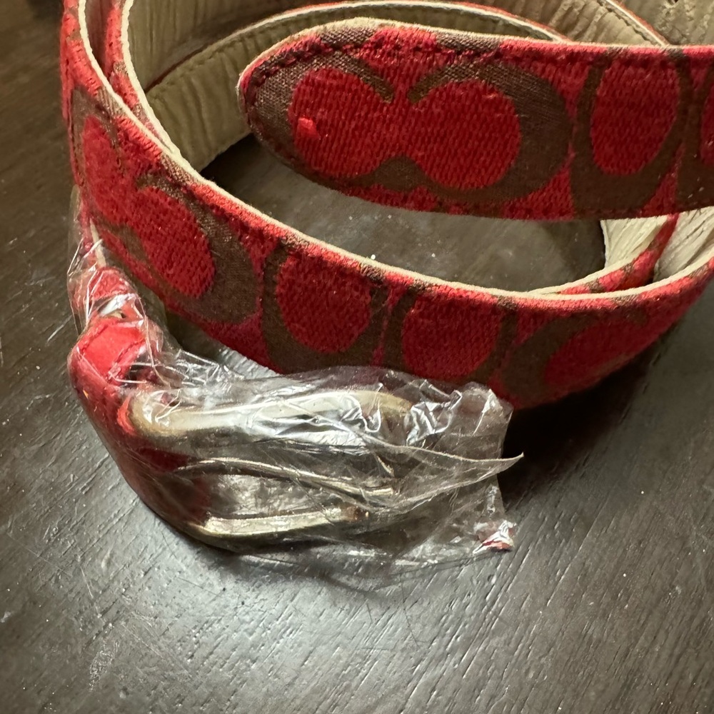 Coach belt red and brown in box